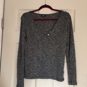 Thin long sleeve sweater